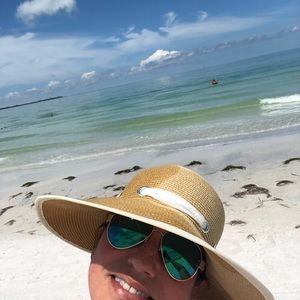 Meet your Posher, Madelaine